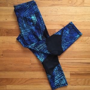 Zella Geometric Crop Leggings